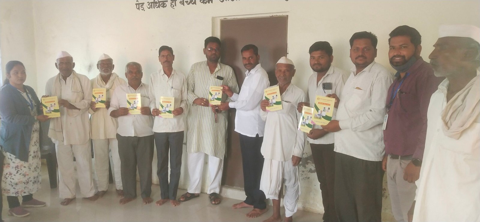 आरोग्य तपासणी व फॅमिली हेल्थ कार्ड शिबीर फोटो 85